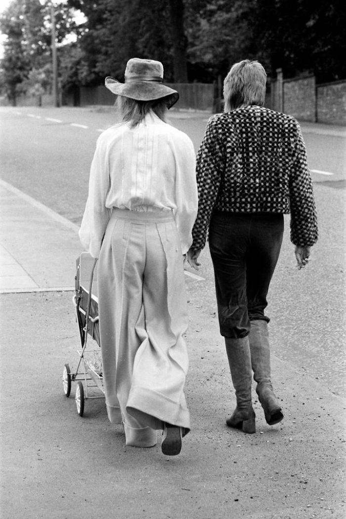 Rare Photos From 1971 Show David Bowie And His Ex-Wife Taking Their Son Zowie For A Walk