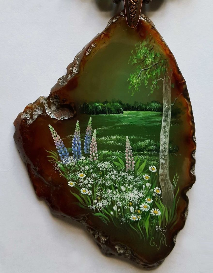 Amazingly Detailed: 17 Fab Miniature Paintings On Gems