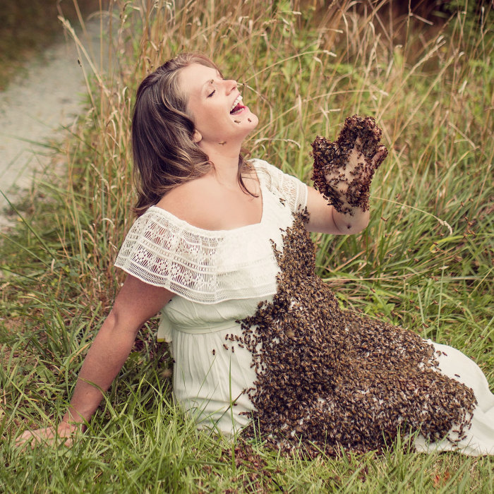 Pregnant Woman Poses With 20,000 Live Bees For Crazy Maternity Photoshoot