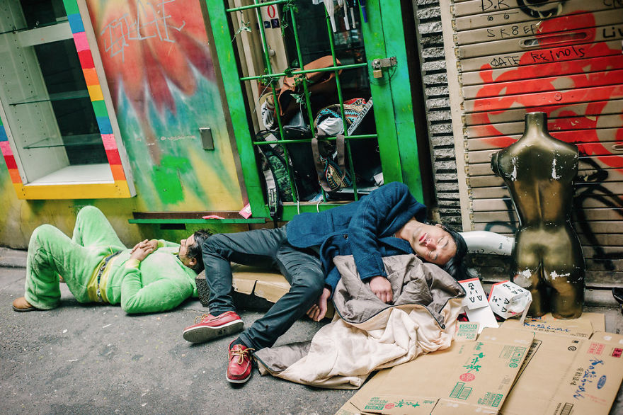 20 Shocking Photos Of Drunk Japanese By Lee Chapman Show The Ugly Side 