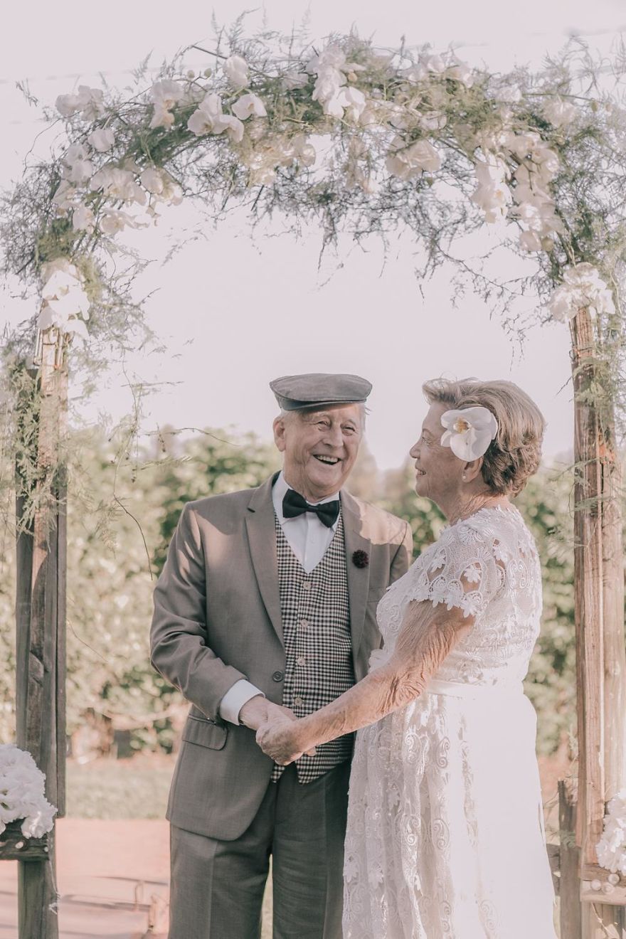 Esta pareja no tenía imágenes del día de su boda, así que hicieron una sesión de fotos 60 años después