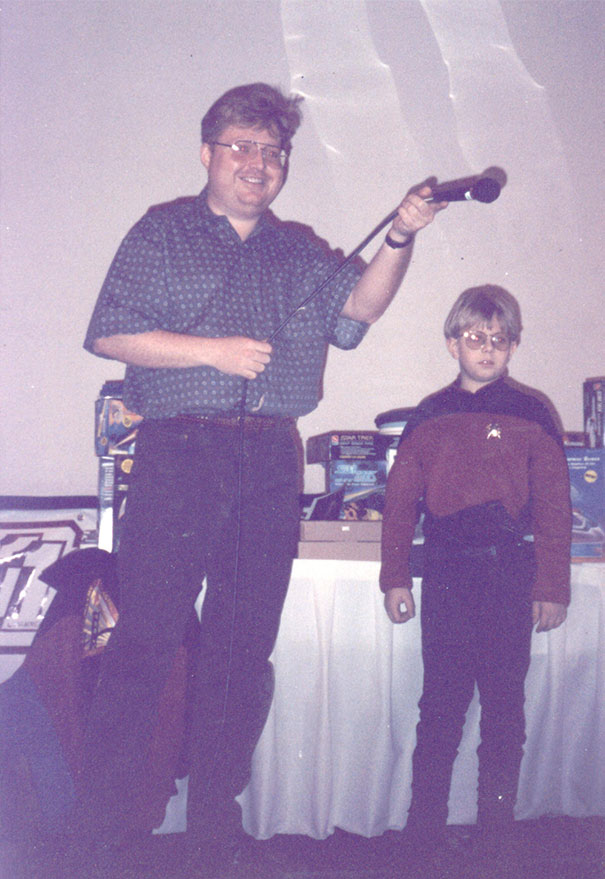 My Husband Told Me If I Ever Showed Anyone This Picture Of Him On Stage At A Startrek Convention When He Was 8-Year-Old, He Would Divorce Me. I'm So Calling His Bluff... Enjoy