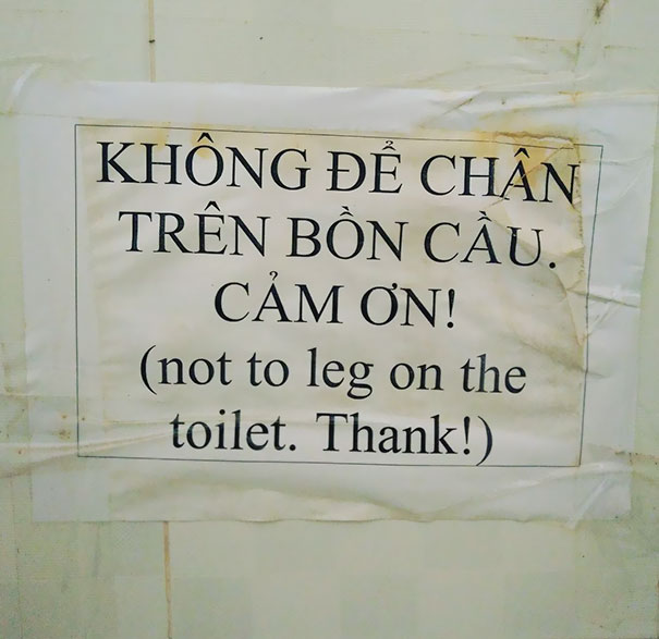 Wrong translated sign in the toilet 