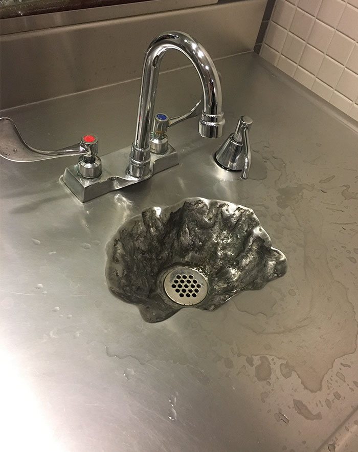 It's Impossible Not To Spill With This Sink
