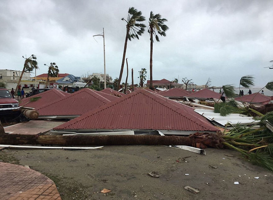 Bizarre Scene Along The Coast Of Saint Martin After Roofs Were Torn Off Houses And Blown Off In To The Streets