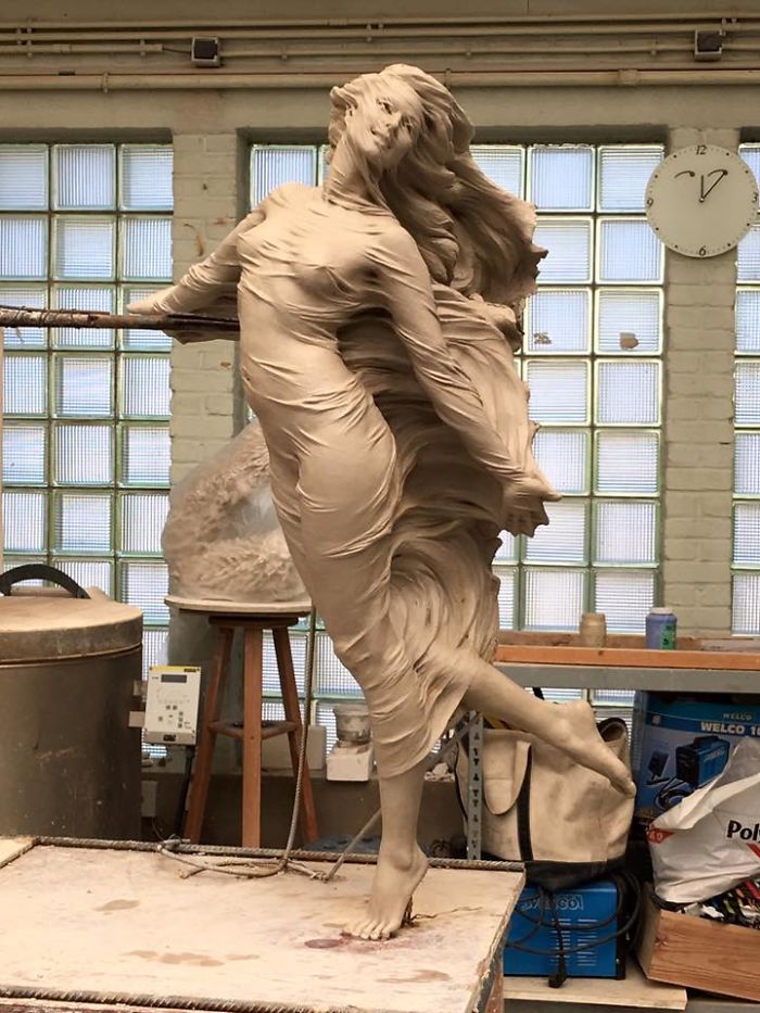 Artist Creates Life-Size Sculptures Of Women Inspired By Renaissance Art, Reveals The Beauty Of Female Form