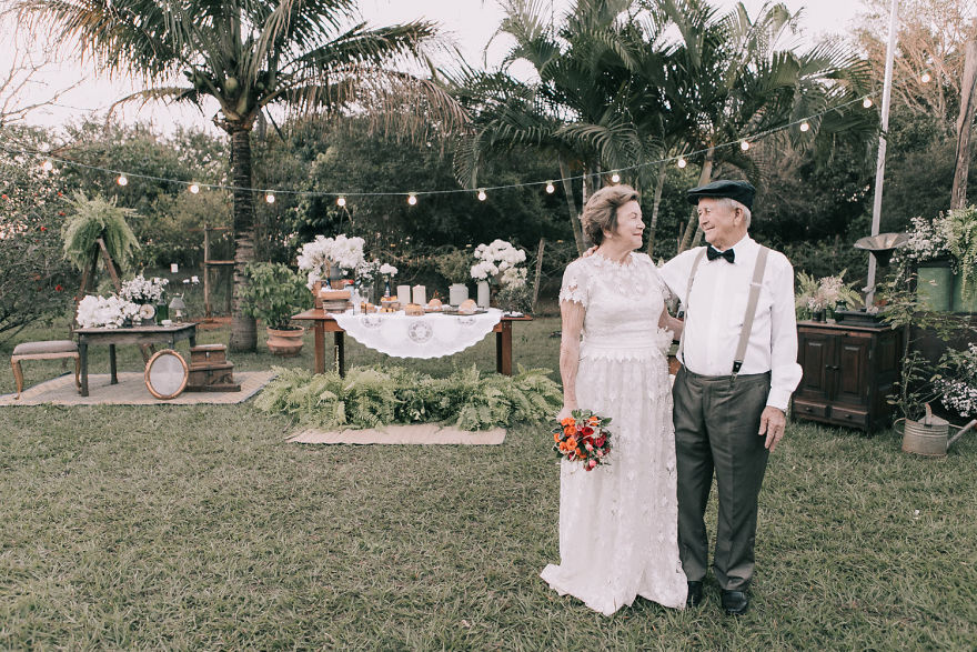 This Couple Had No Pictures Of Their Wedding Day, So They Had A Photoshoot 60 Years Later