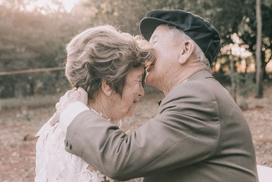 Esta pareja no tenía imágenes del día de su boda, así que hicieron una sesión de fotos 60 años después
