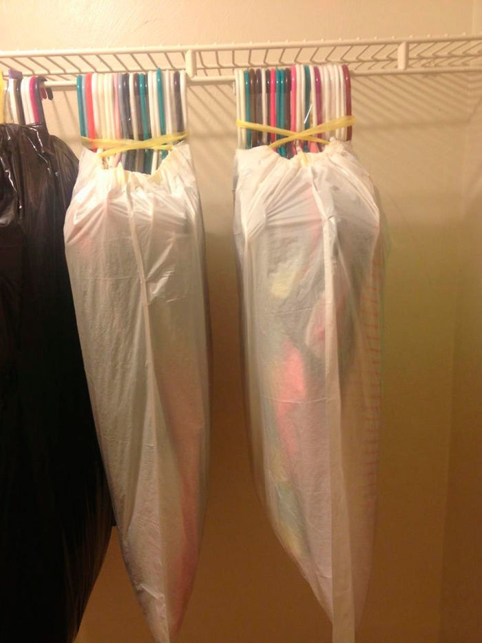 If You're Moving, You Can Use This Method To Easily Transport All The Clothes That You Hang