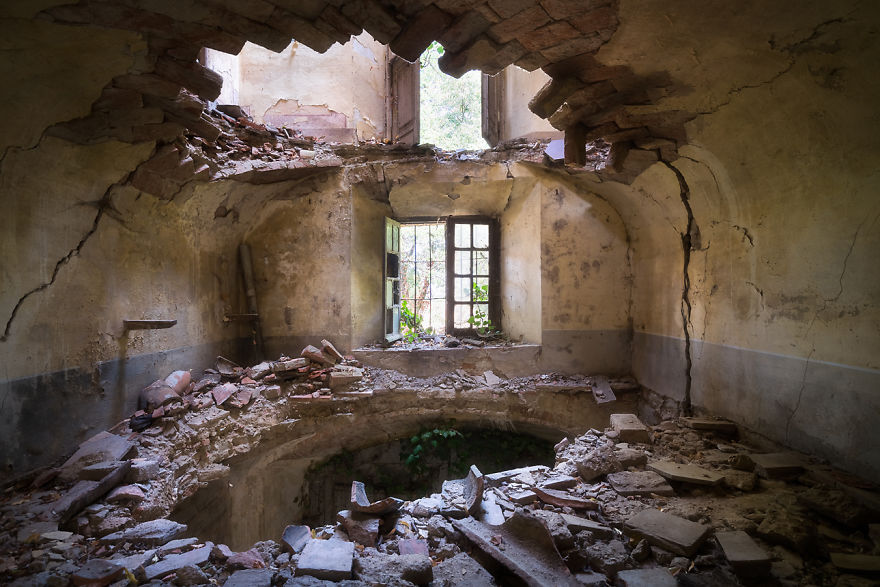 I Photographed An Abandoned Villa With Holes In The Floors