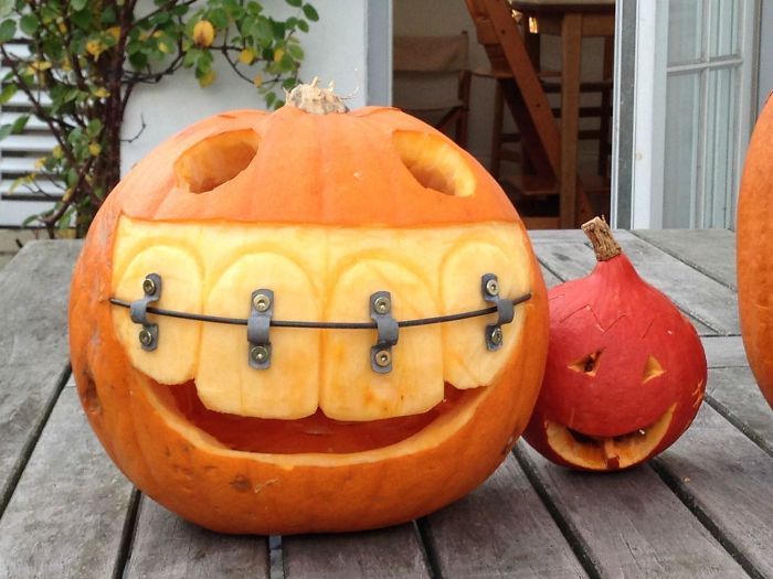 El padre de mi amigo es dentista, esta es su calabaza para Halloween