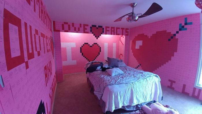 Mi marido ha decorado la habitación con más de 7000 postits con recuerdos por San Valentín