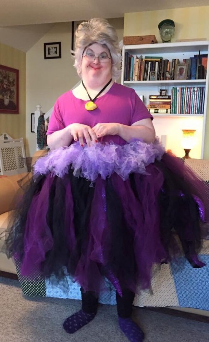Mi tío ha ganado el premio a "disfraz más divertido" haciendo de Ursula
