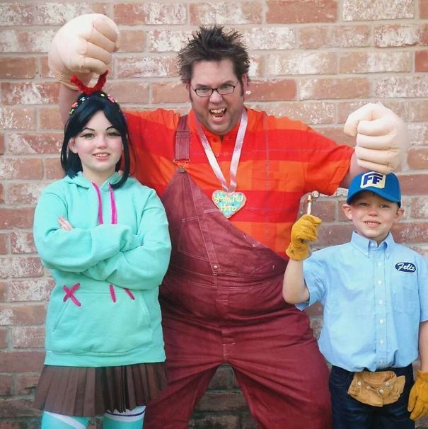 Some Friends Of Ours Had An Awesome Family Halloween Costume