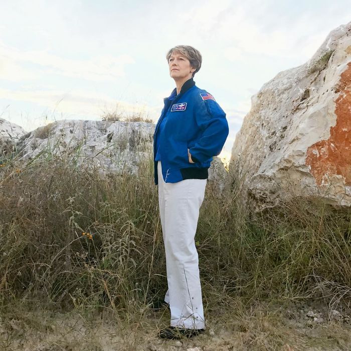 Eileen Collins - First Woman To Command A Space Shuttle