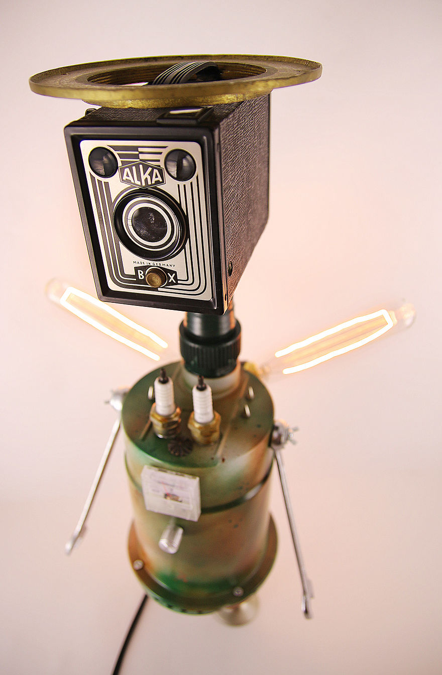 From Junk To Art: Check Out The New Generation Of Robot Lamps By Captain Heartless.
