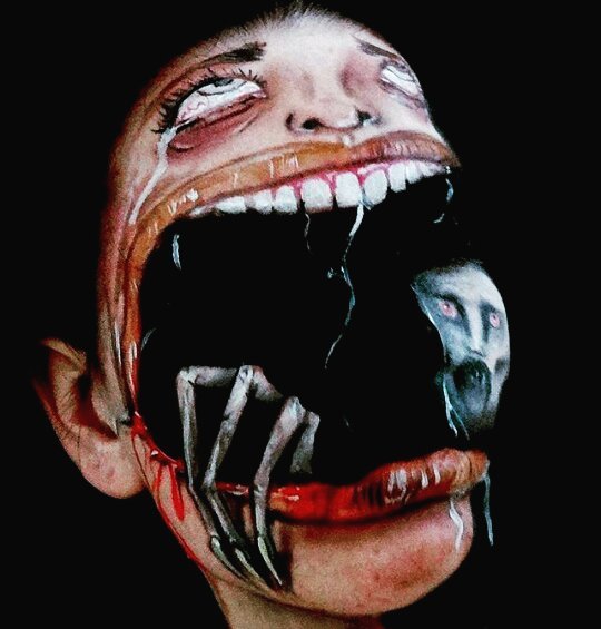 Creepy-Makeup-Samantha-Staines
