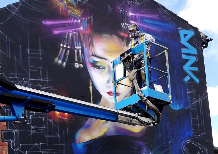 Dan Kitchener “The Light And Shadow Magician”