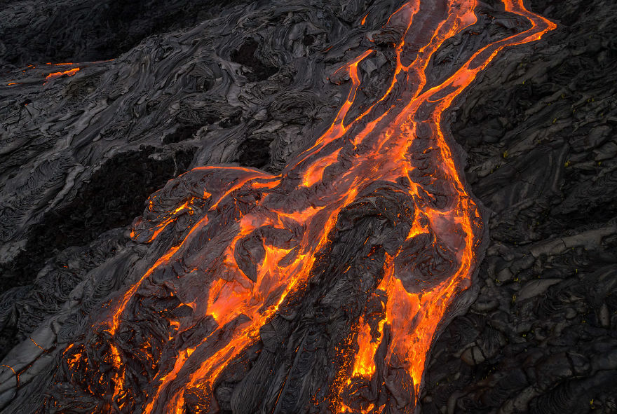 I melted my drone camera flying to close to the lava flows of mount Kilauea Hawaii 59f8c868896be  880 - Fotógrafo chega muito perto de lava com o seu Drone
