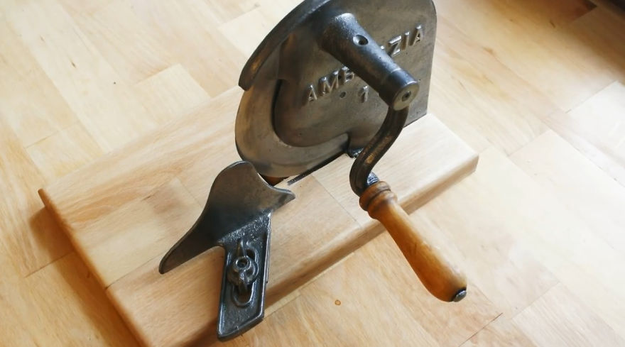 I Restored Vintage Bread Cutter - From Rusty Trash To New Life