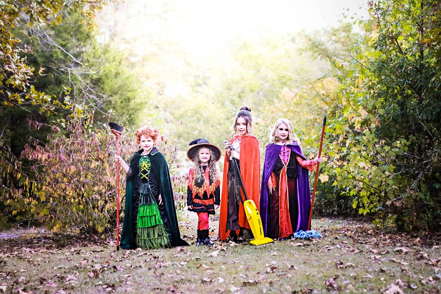 I Took Pictures Of Adorable Girls In The Theme Of Hocus Pocus