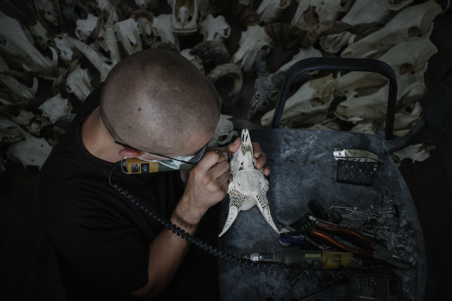 After Being Arrested For Drugs This Man Started Carving Skulls And Turned His Life Around