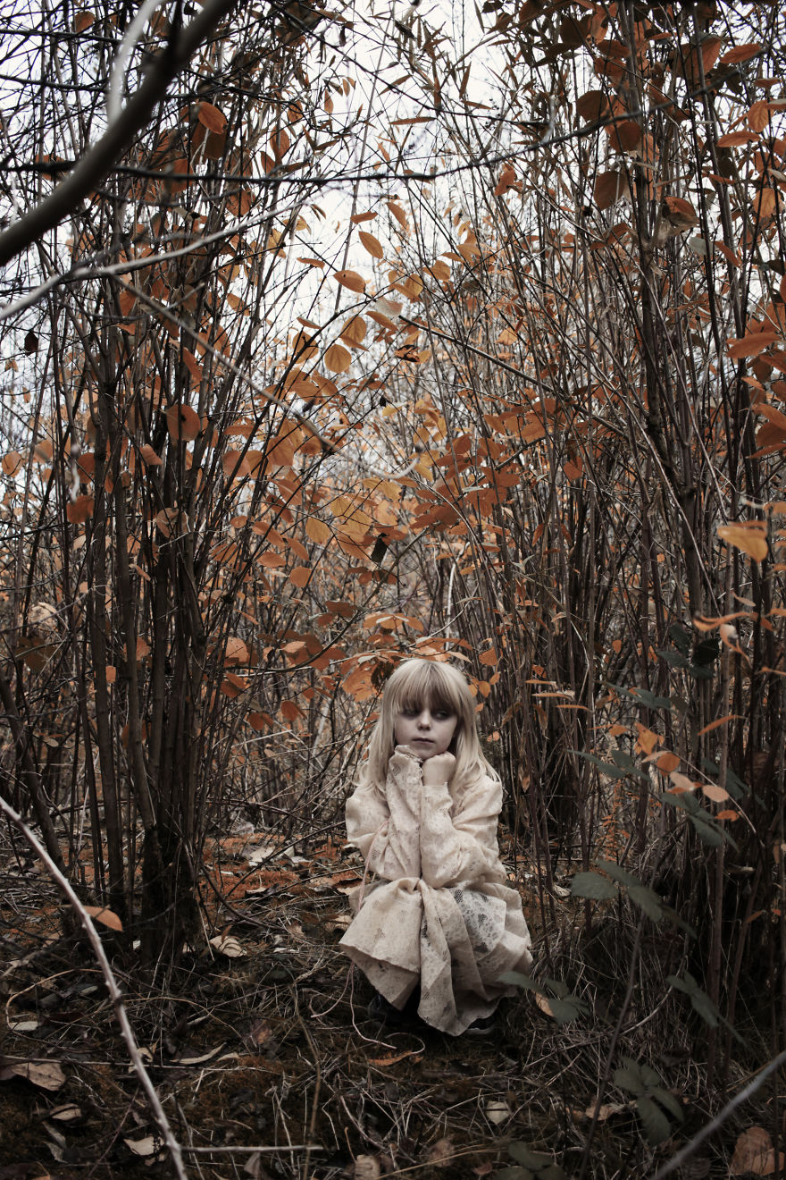 I Take My Kids Halloween To The Next Level With Eerie Photo Shoots