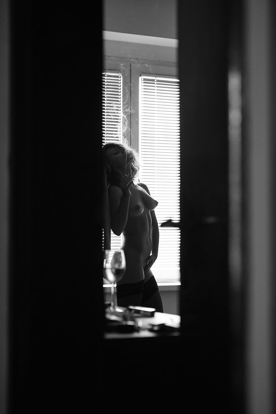 Photographer Captures Raw Women To Show There Is Much More Than A Sexual Desire To Female Nudity. Photographer Captures Raw Women To Show There Is Much More Than A Sexual Desire To Female Nudity.