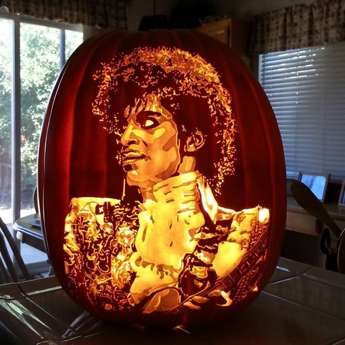Artist Uses Pop Culture As A Theme To Sculpt His Pumpkins