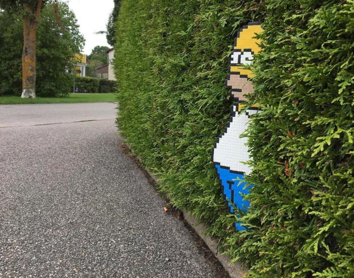 Someone Is ‘Vandalising’ Streets With Pixel Art, And The Result Is Awesome