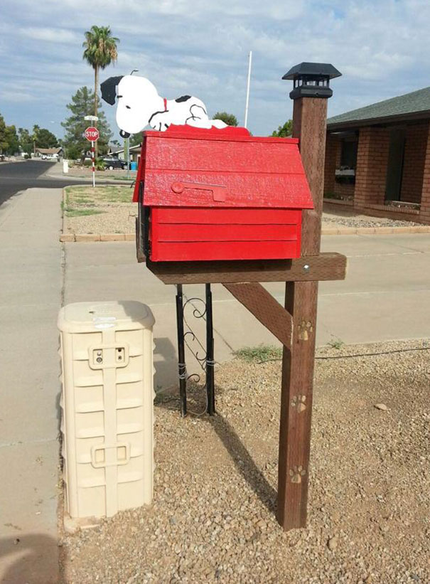 My Mom Is In Love With Snoopy So Her Boyfriend Built This Today To Surprise Her