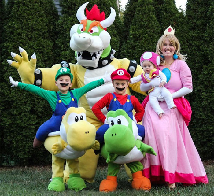 Super Mario Family Costumes.