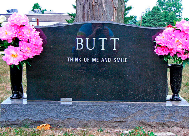 30 Funny Tombstones By People Whose Sense Of Humor Will Live