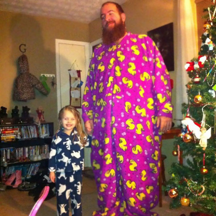 Mi sobrina y yo en pijama
