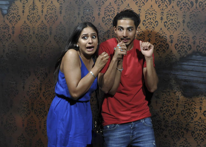 100 Hysterical Moments When People Got Scared To Death At A Haunted House, Caught By A Secret Cam