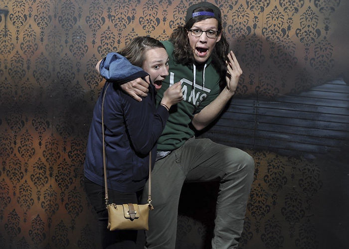 100 Hysterical Moments When People Got Scared To Death At A Haunted House, Caught By A Secret Cam