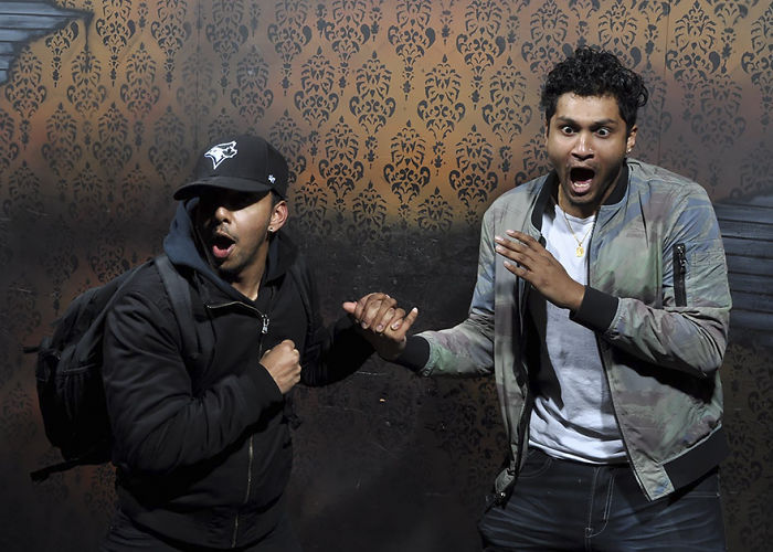 100 Hysterical Moments When People Got Scared To Death At A Haunted House, Caught By A Secret Cam