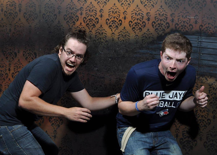 100 Hysterical Moments When People Got Scared To Death At A Haunted House, Caught By A Secret Cam