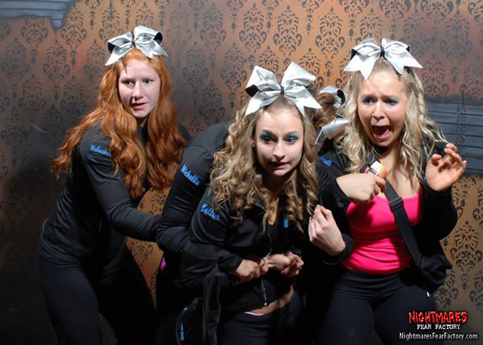 100 Hysterical Moments When People Got Scared To Death At A Haunted House, Caught By A Secret Cam