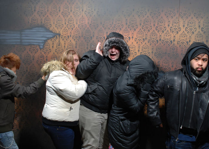 100 Hysterical Moments When People Got Scared To Death At A Haunted House, Caught By A Secret Cam