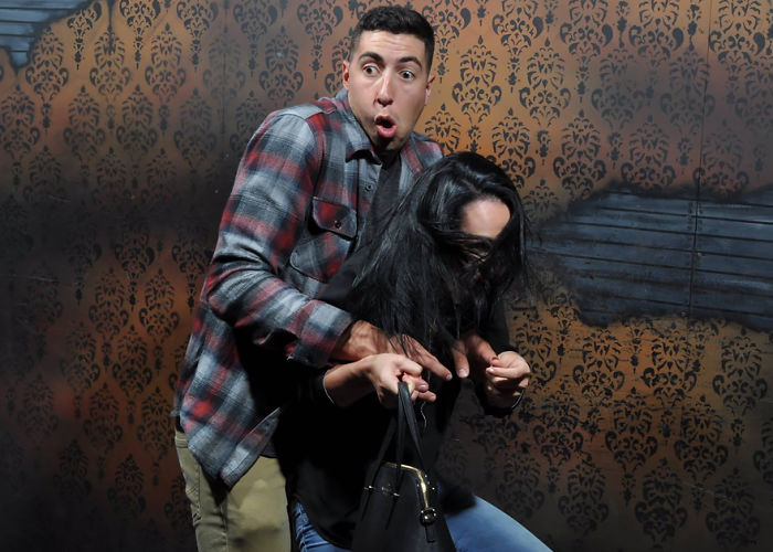100 Hysterical Moments When People Got Scared To Death At A Haunted House, Caught By A Secret Cam