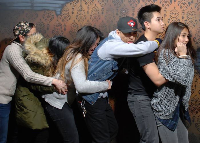 100 Hysterical Moments When People Got Scared To Death At A Haunted House, Caught By A Secret Cam