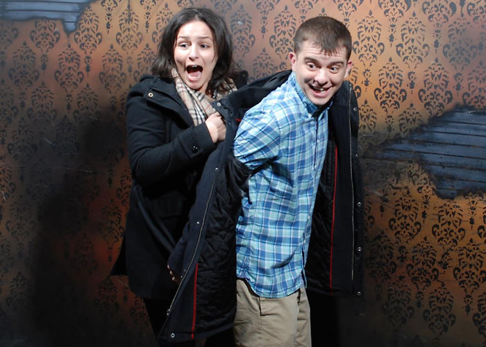 100 Hysterical Moments When People Got Scared To Death At A Haunted House, Caught By A Secret Cam