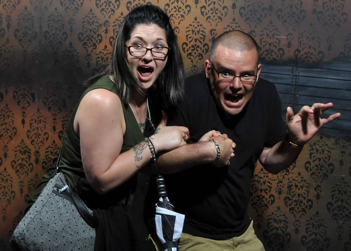 100 Hysterical Moments When People Got Scared To Death At A Haunted House, Caught By A Secret Cam