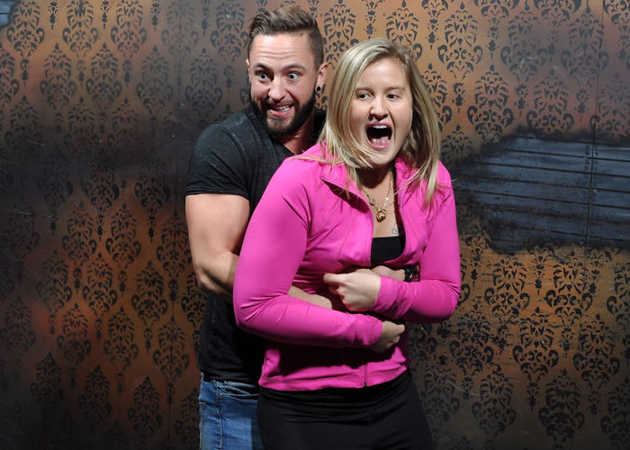 100 Hysterical Moments When People Got Scared To Death At A Haunted House, Caught By A Secret Cam