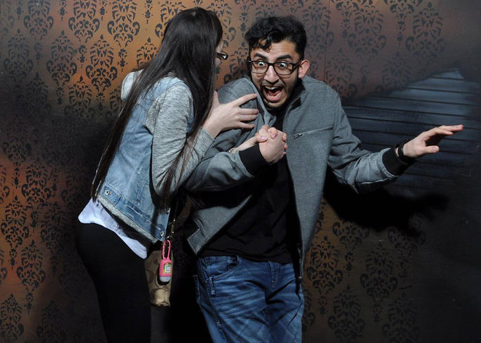 100 Hysterical Moments When People Got Scared To Death At A Haunted House, Caught By A Secret Cam