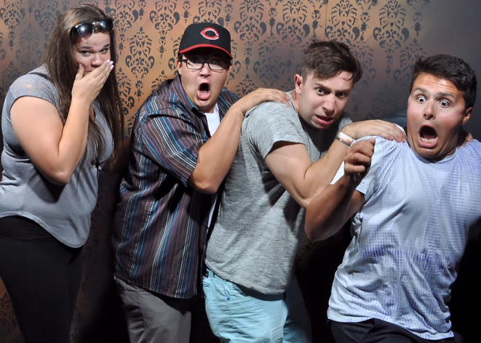 100 Hysterical Moments When People Got Scared To Death At A Haunted House, Caught By A Secret Cam