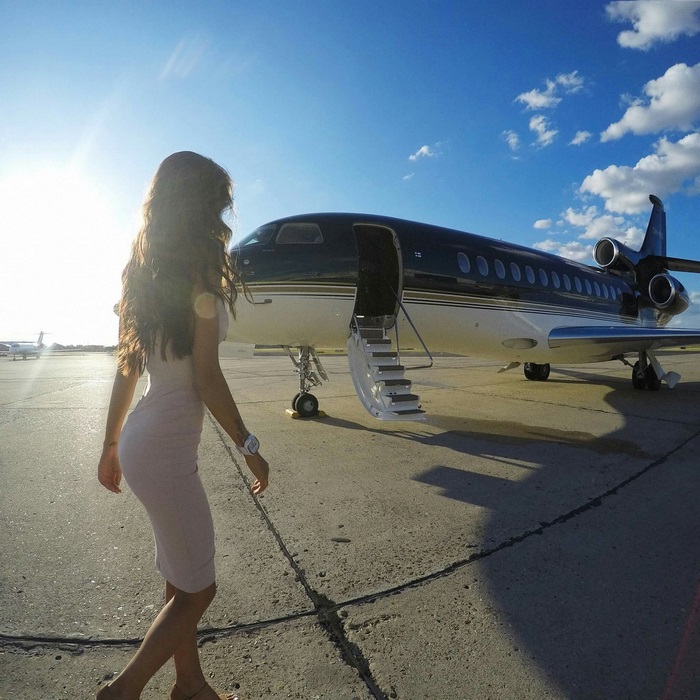 instagram-photoshoot-grounded-private-jet-studio-moscow-27