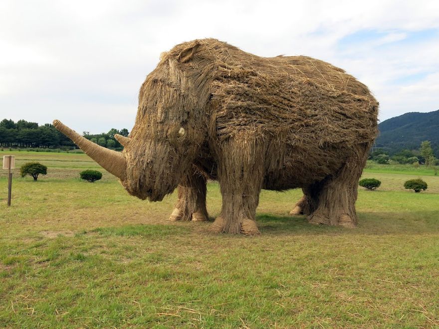 Giant Straw Animals Invade Japanese Fields After Rice Harvest And They Are Absolutely Badass