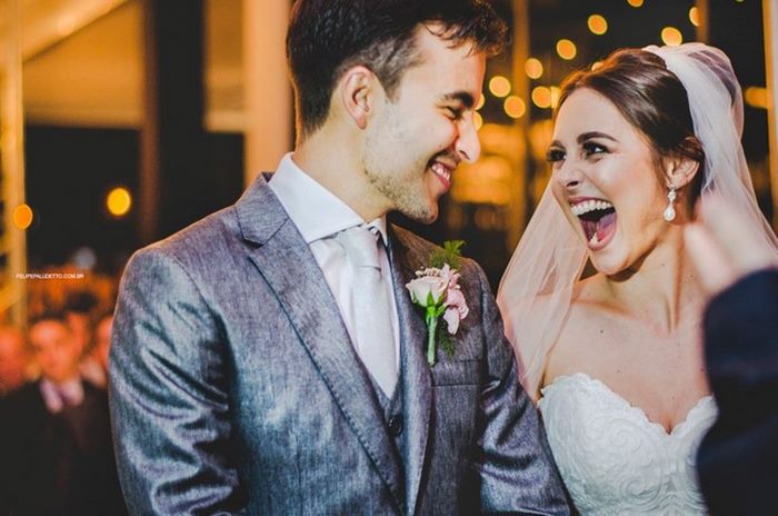 This Couple's Reaction To A Dog Who Crashed Their Wedding Just Won The Internet